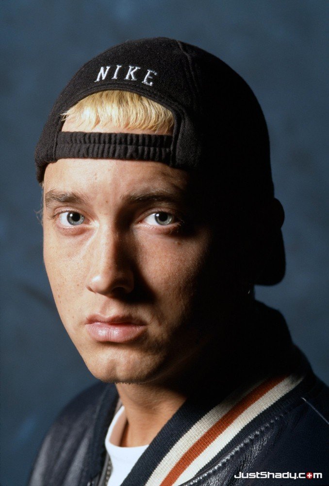 Eminem's New Photos (220/320) - Free2Music