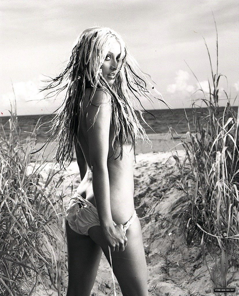 Christina Aguilera's New Photos (1832/1949) - Free2Music