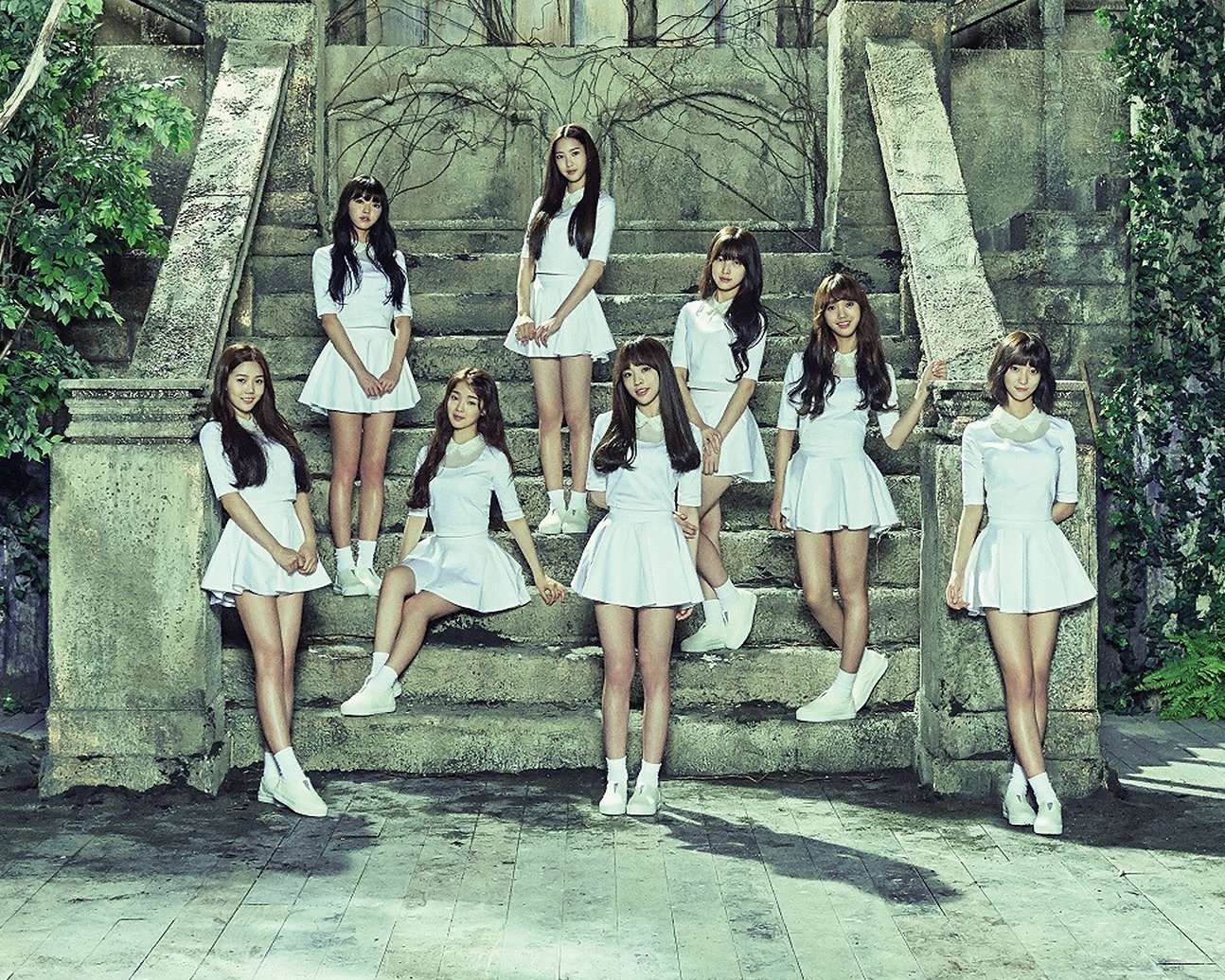 Keeping my girl. Группа Oh my girl. On my girl корейская группа. Группа с Oh группой. Oh my girl closer.