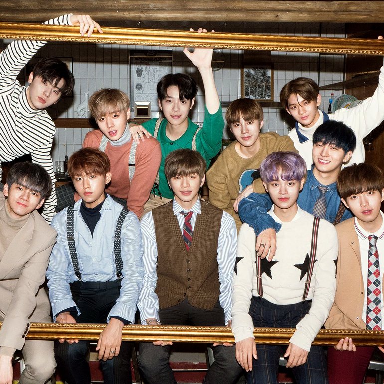 Wanna up. Группа wanna one. Wanna one фото. Питомцы участников wanna one. Wanna one участники учить.