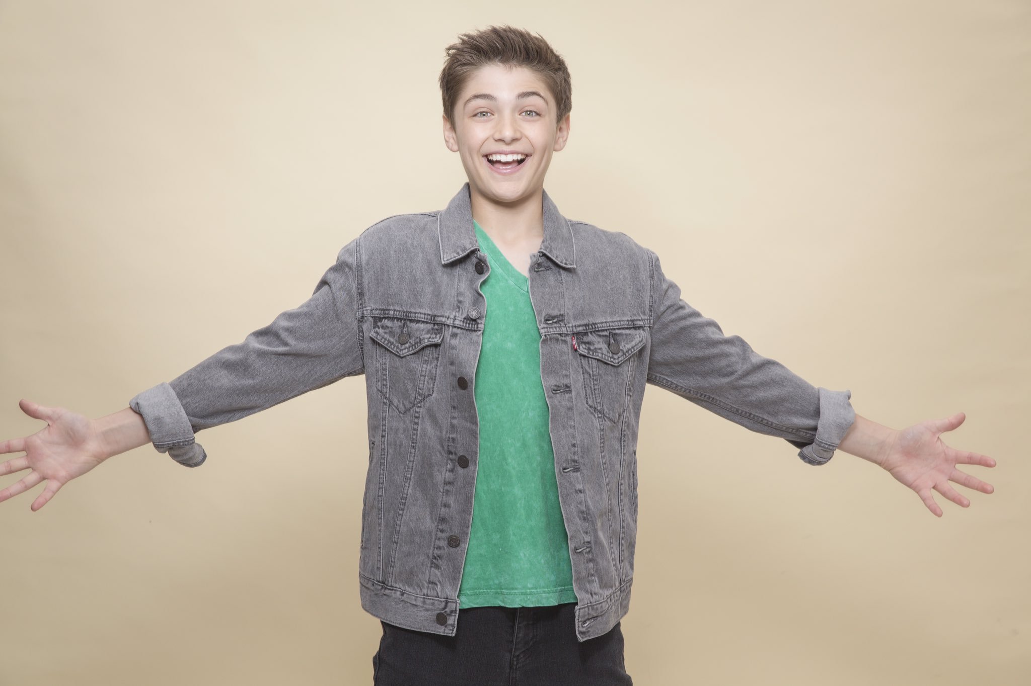 Asher Angel's New Photos page 1. You can find all the photos, pictures...