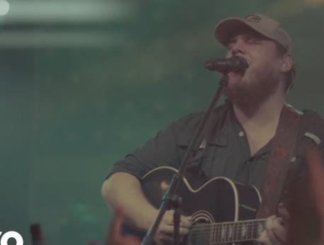 Luke Combs Music Photo
