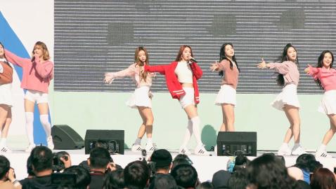 Oh My Girl 오마이걸 불꽃놀이 Remember Me[4K 직캠]@181103 (소니AX700촬영)