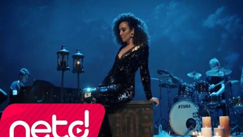 Gülnur Gökçe - Akşam Olur Karanlığa Kalırsın