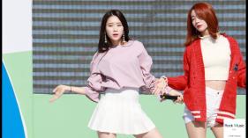 오마이걸 (지호) Oh My Girl  비밀정원 (Secret Garden)[4K 직캠]@181103 락뮤직
