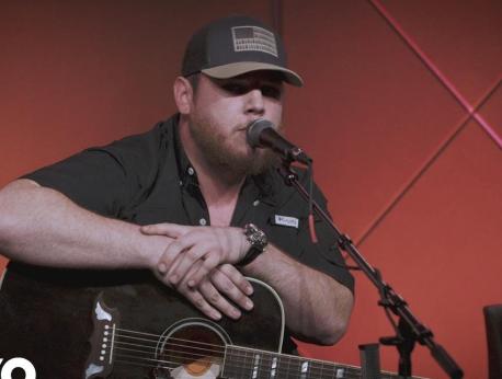 Luke Combs Music Photo