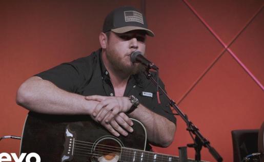 Luke Combs - One Number Away (Live)