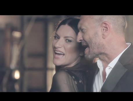 Laura Pausini Music Photo