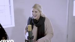 Meghan Trainor - No Excuses (Acoustic)