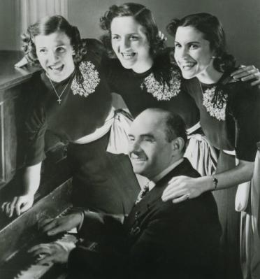 The Andrews Sisters Photo