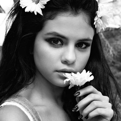Selena Gomez Photo